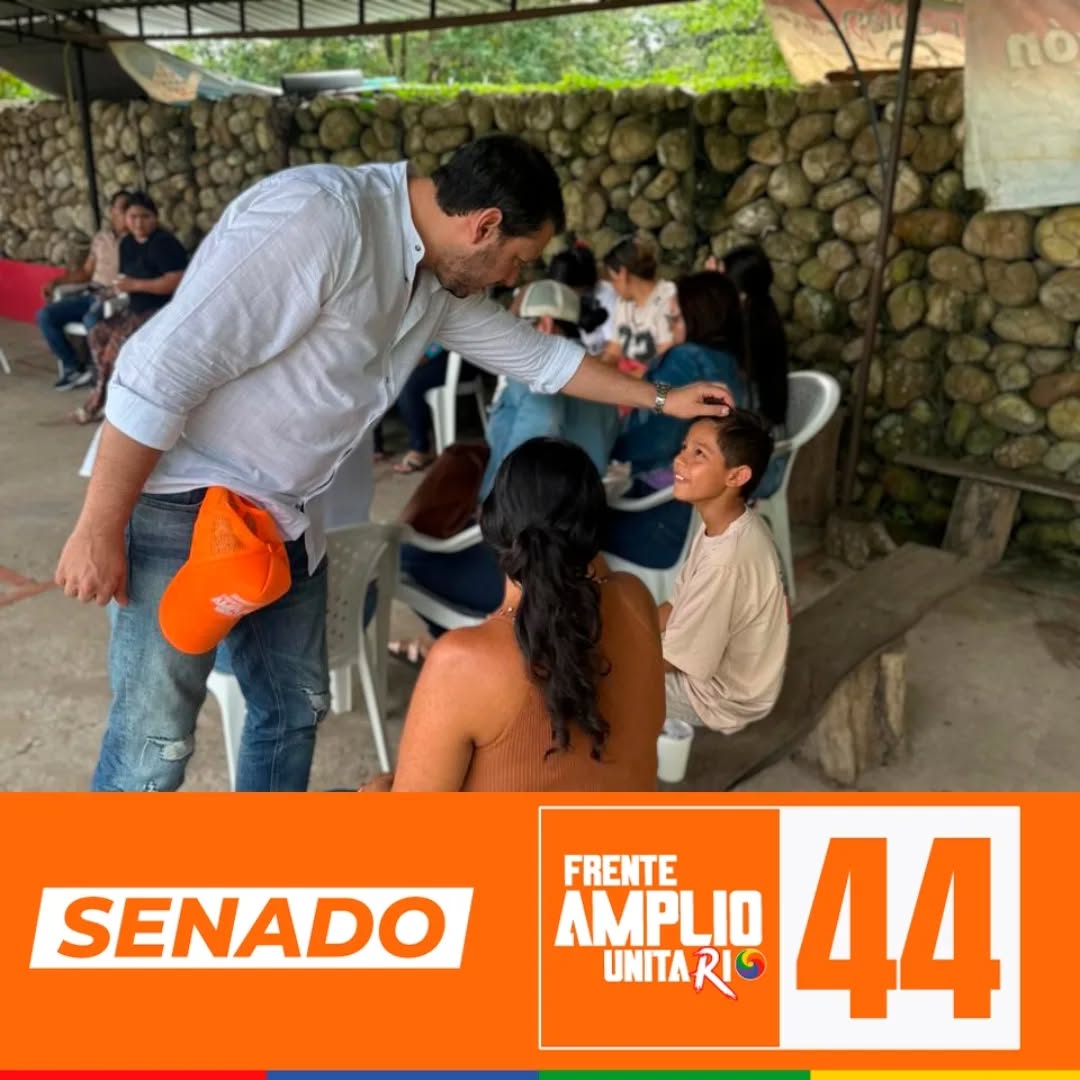 leonidas con los niños
